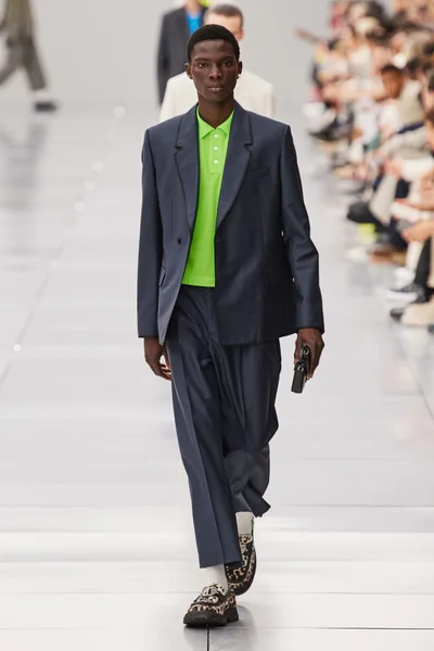 Look 46
